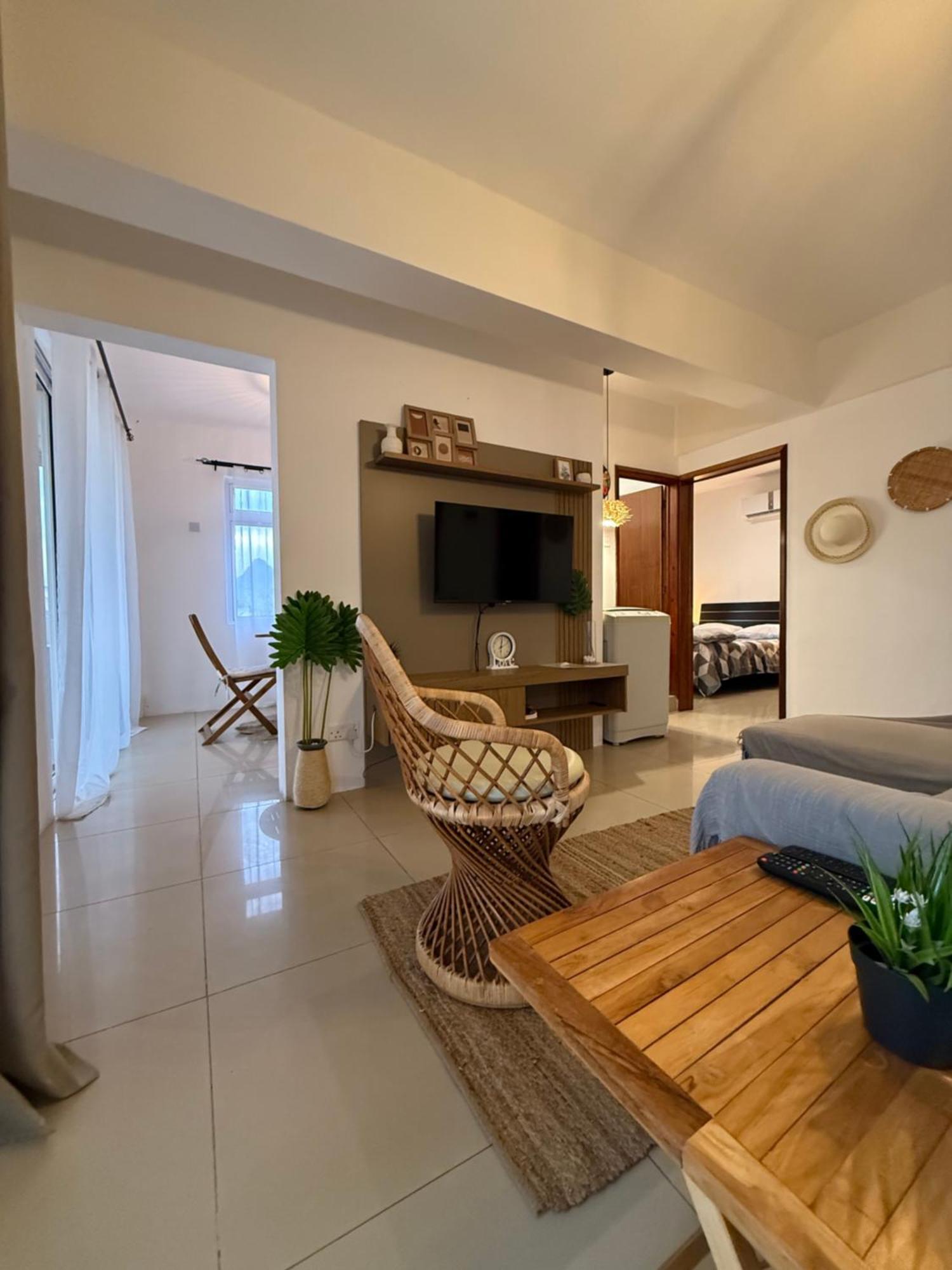 Rayon Bleu C2 Apartment Flic en Flac Ngoại thất bức ảnh