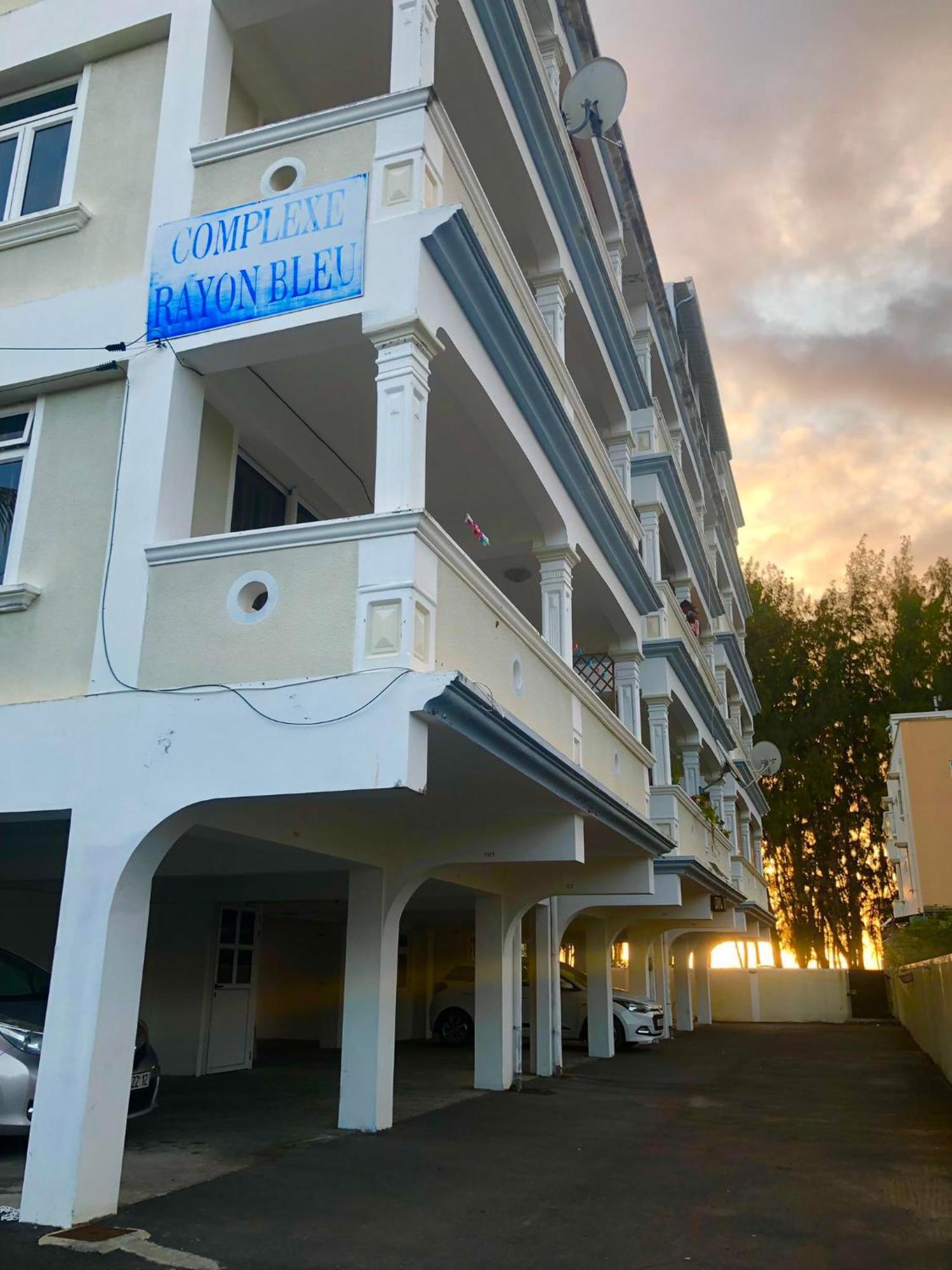 Rayon Bleu C2 Apartment Flic en Flac Ngoại thất bức ảnh
