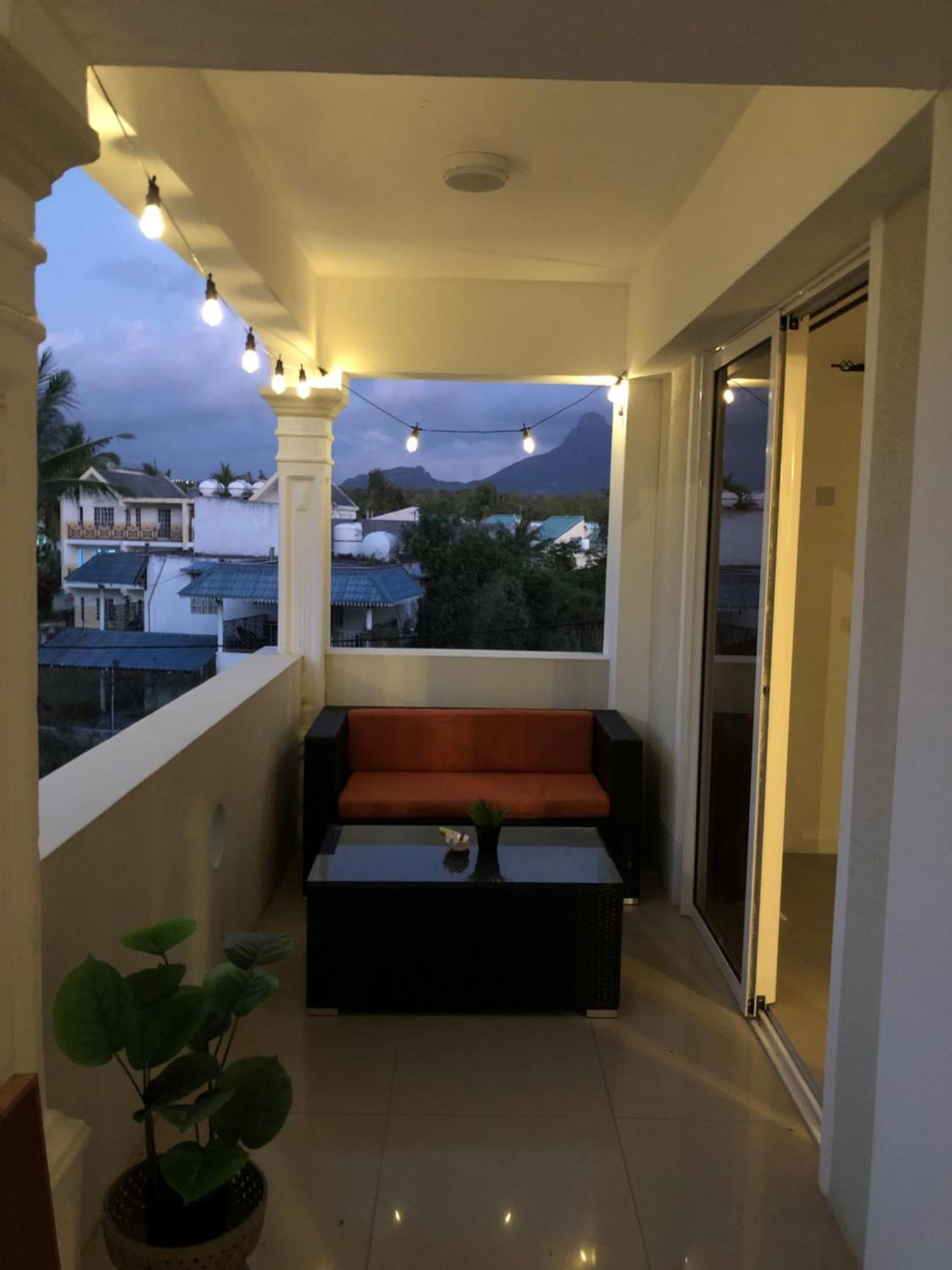 Rayon Bleu C2 Apartment Flic en Flac Ngoại thất bức ảnh